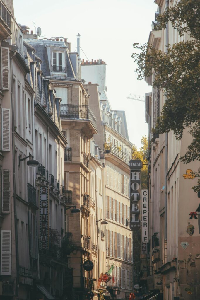 rue-saint-andre-des-arts-Le-Monnaie Παρίσι