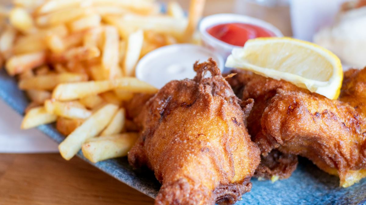 fish and chips το παραδοσιακό βρετανικό πιάτο