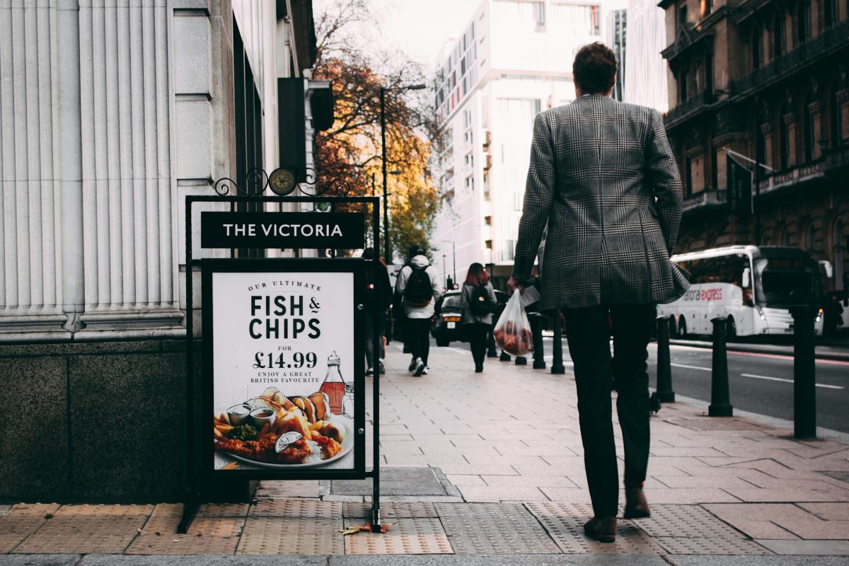fish and chips το παραδοσιακό βρετανικό πιάτο